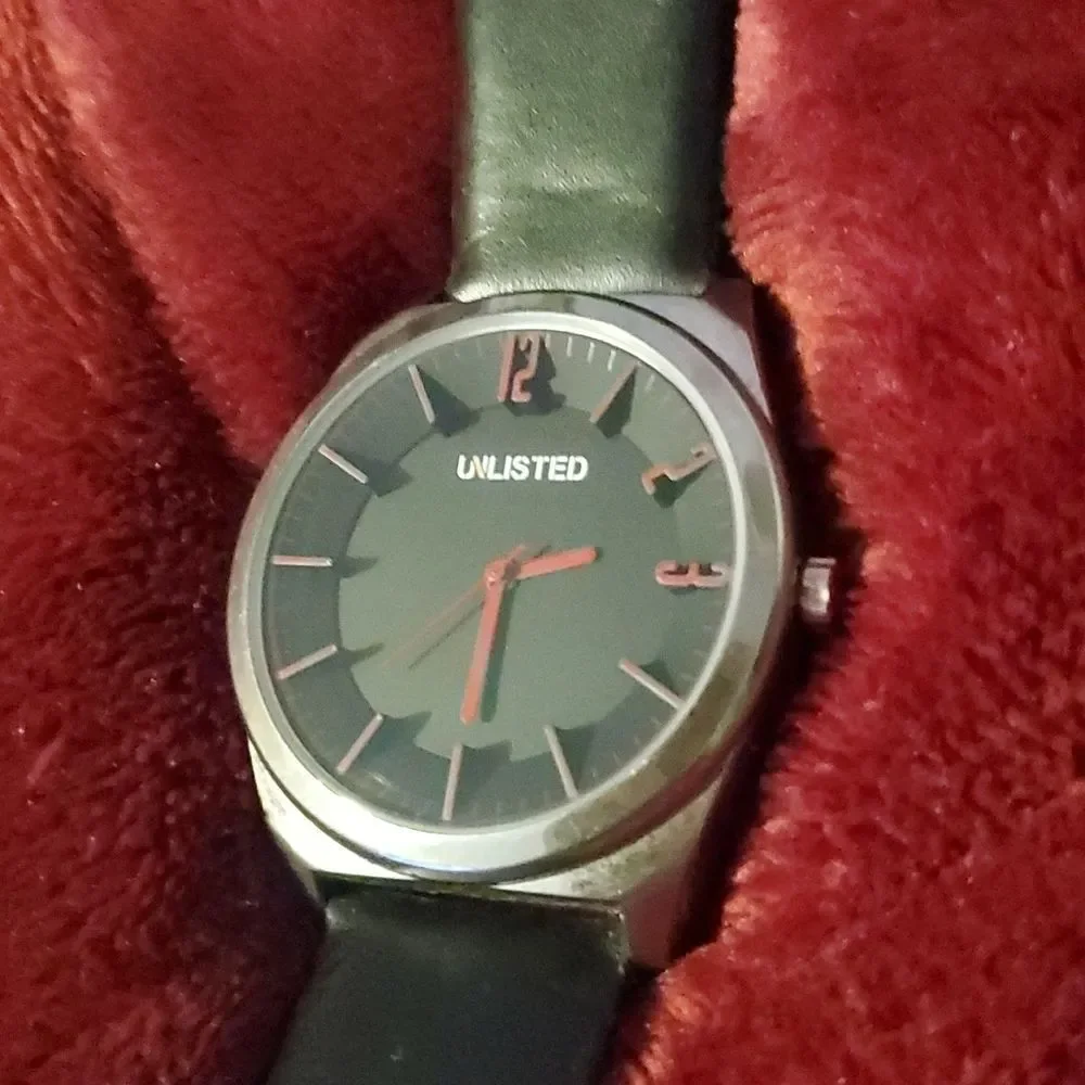 Unlisted Kenneth Cole Minimalist‎ Men's Watch Wristwatch Black Red Silver Analog